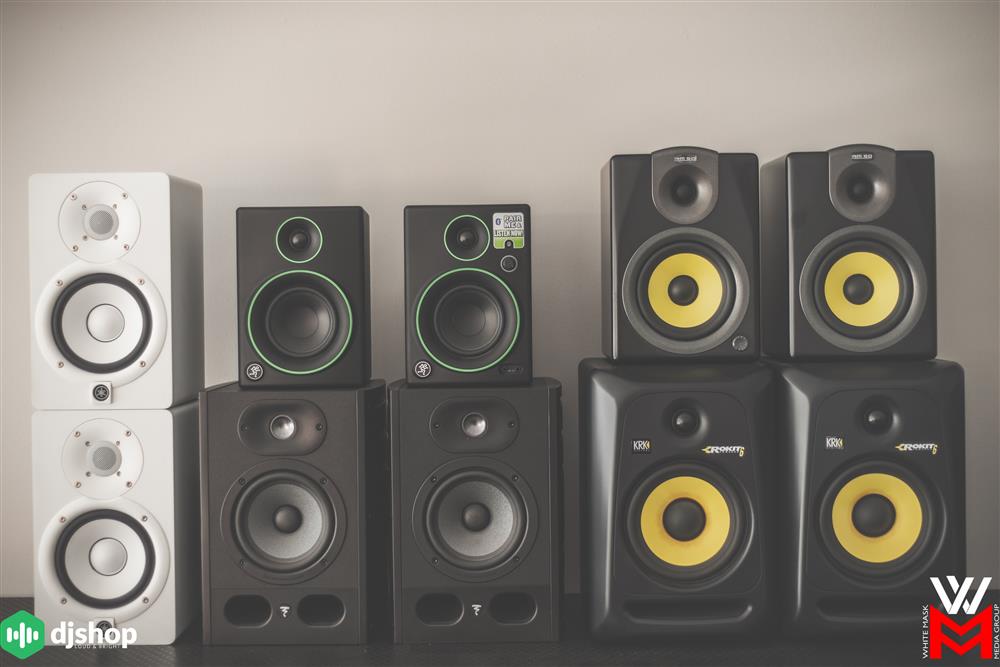 djshop-showroom-studio-monitors